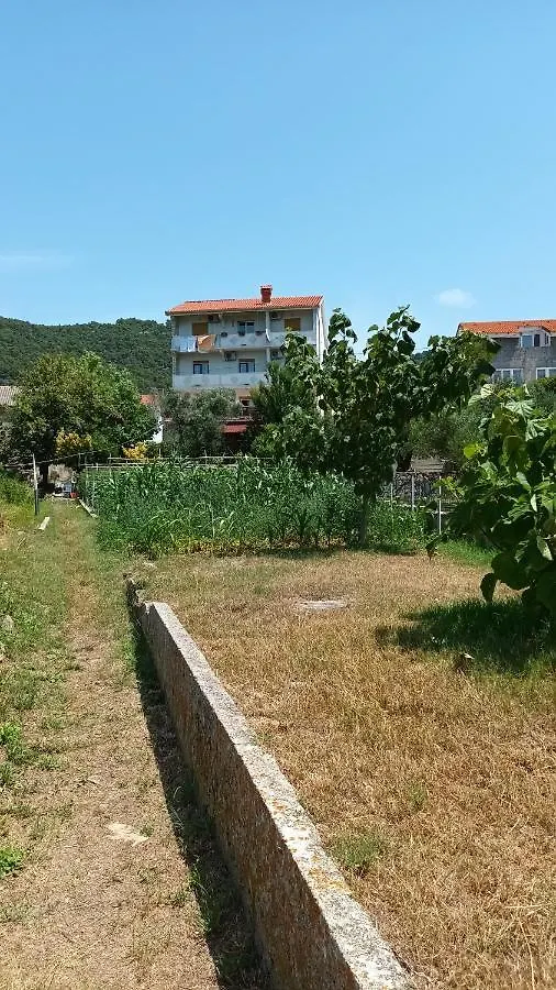 Dexi Rab Apartment Banjol