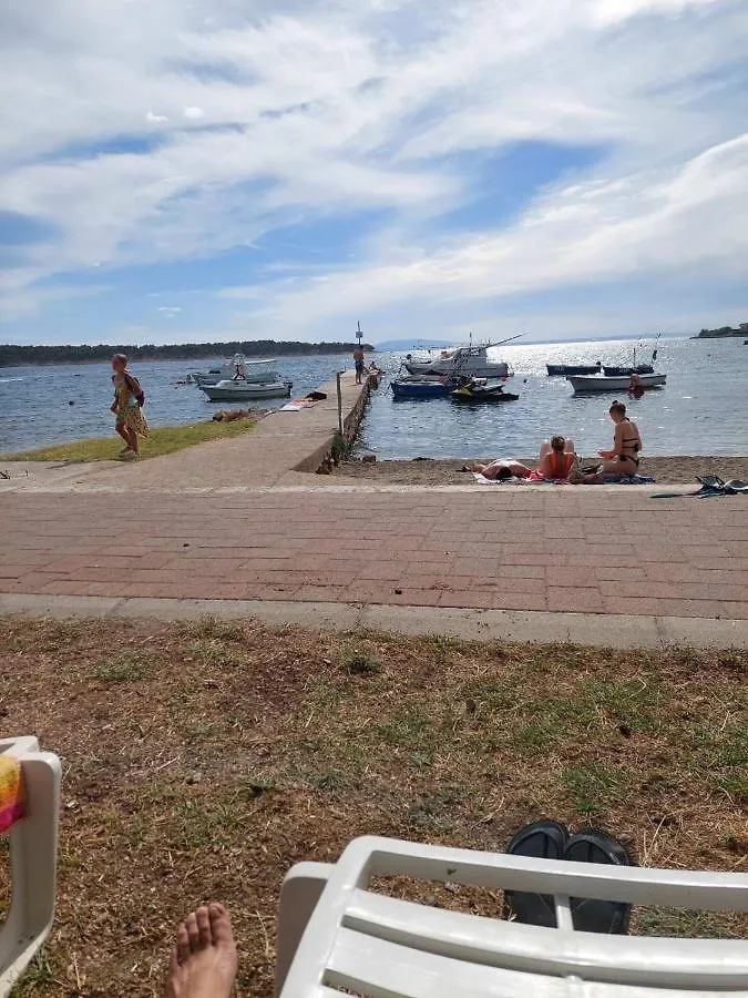 Dexi Rab Apartment Banjol Croatia
