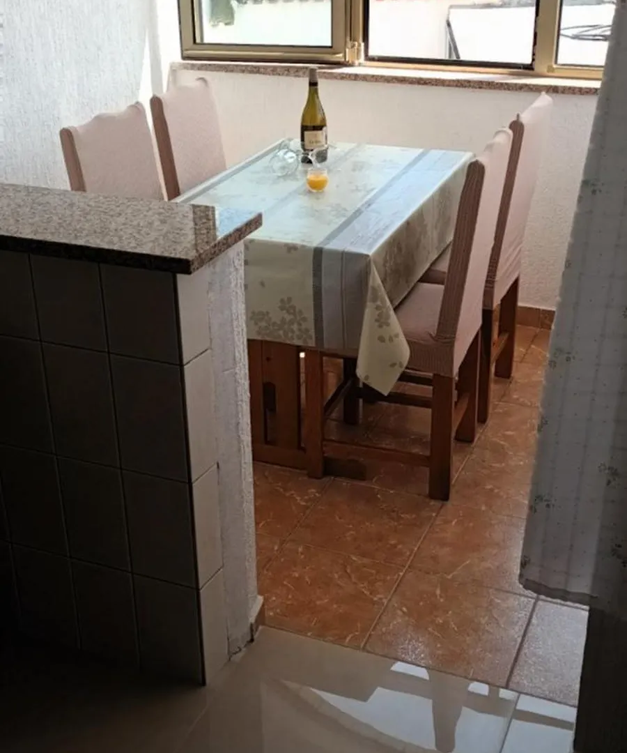 Dexi Rab Apartment Banjol