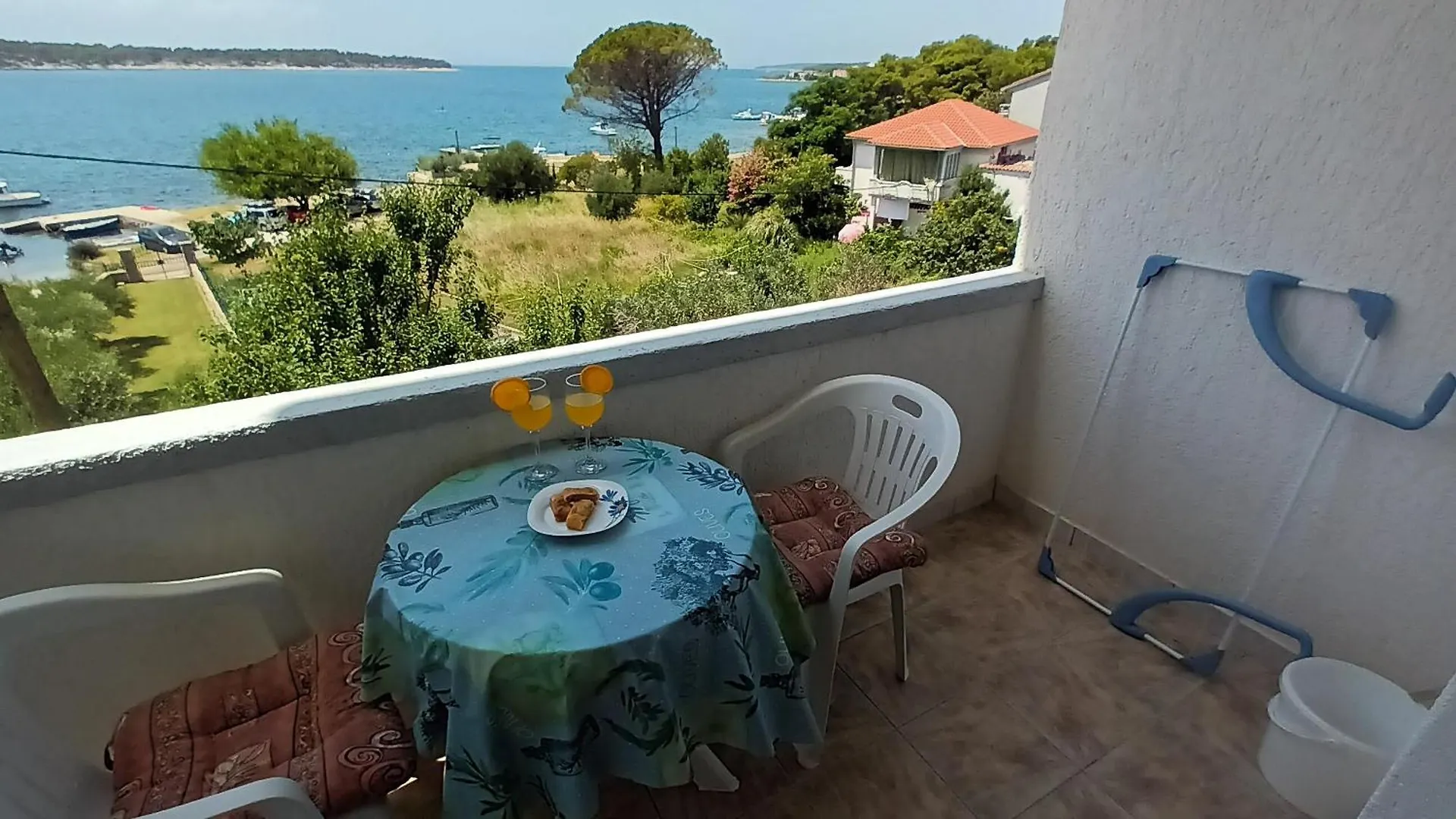 Dexi Rab Apartment Banjol 0*,  Croatia