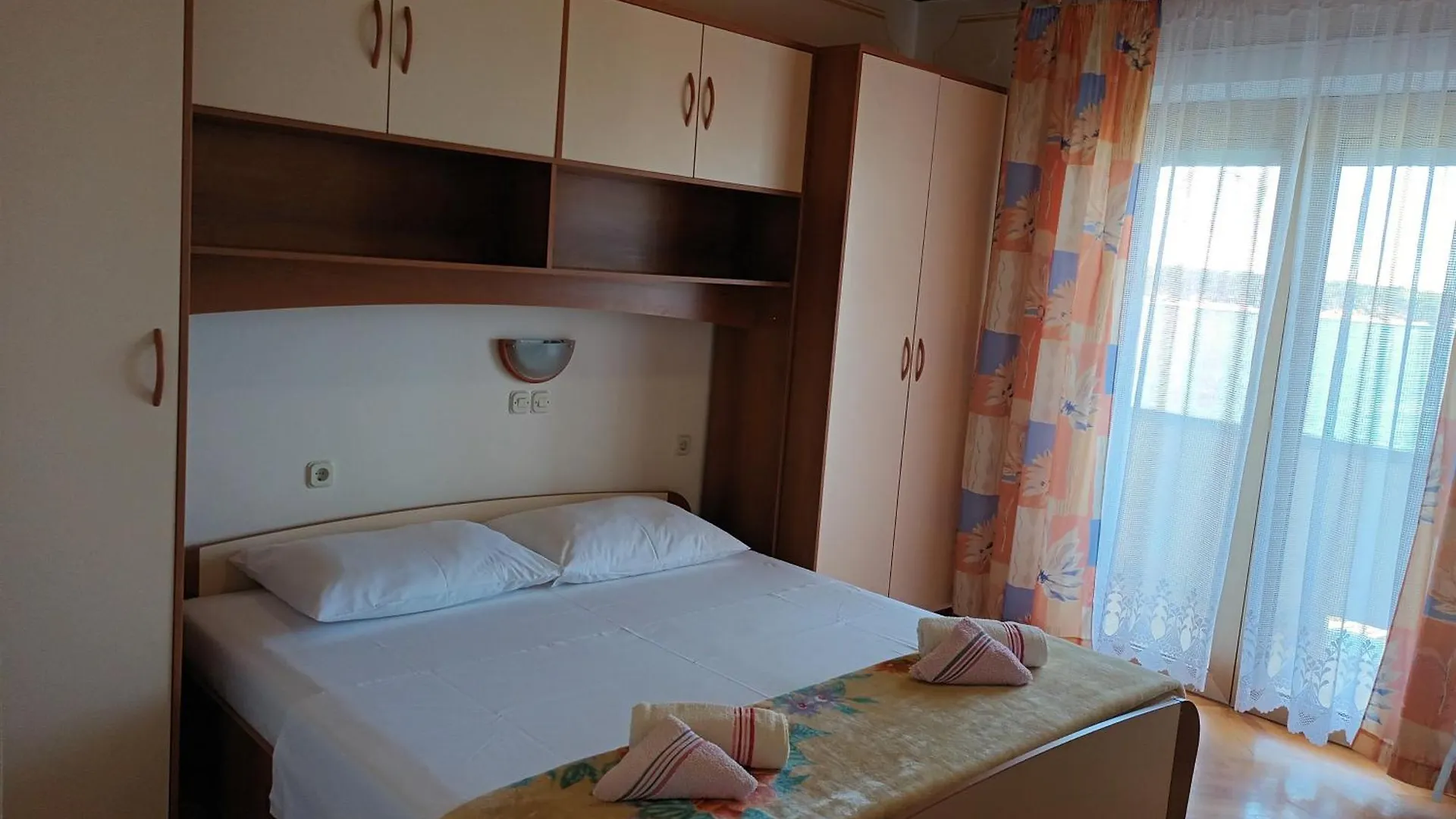 Dexi Rab Apartment Banjol