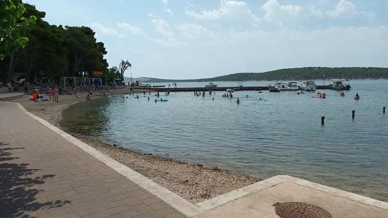 Dexi Rab Apartment Banjol Croatia