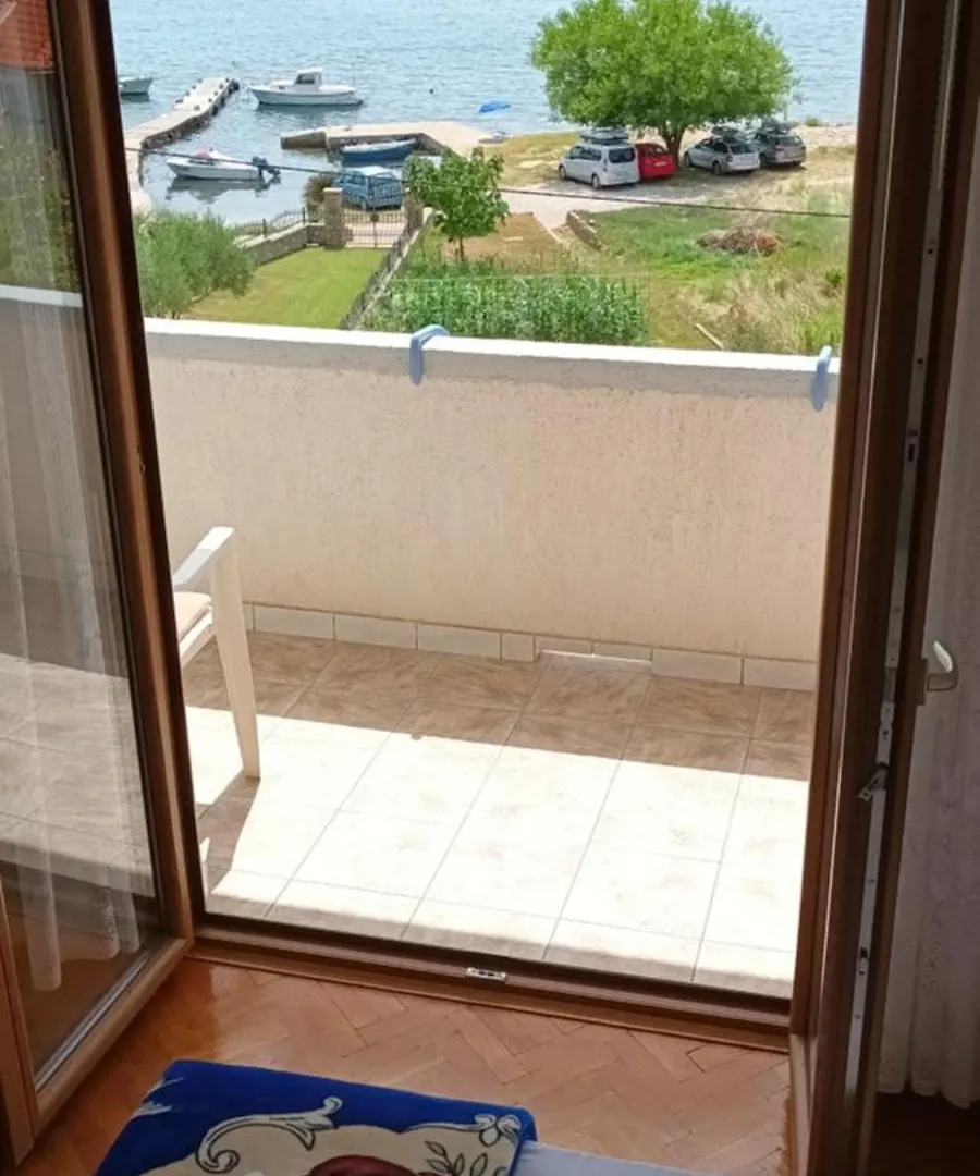 Dexi Rab Apartment Banjol