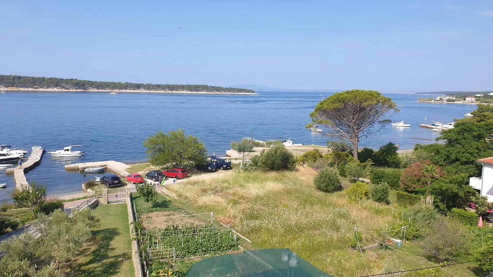 Dexi Rab Apartment Banjol